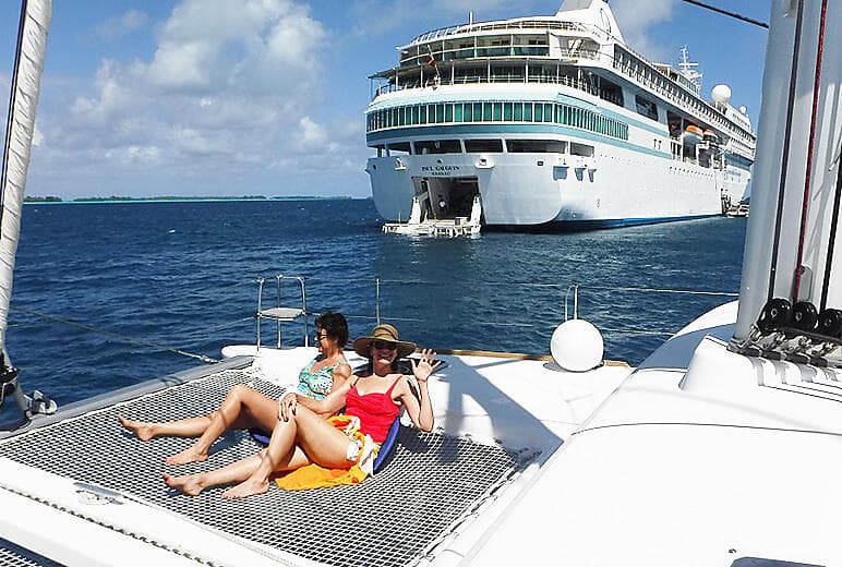 Catamaran sail in Bora Bora