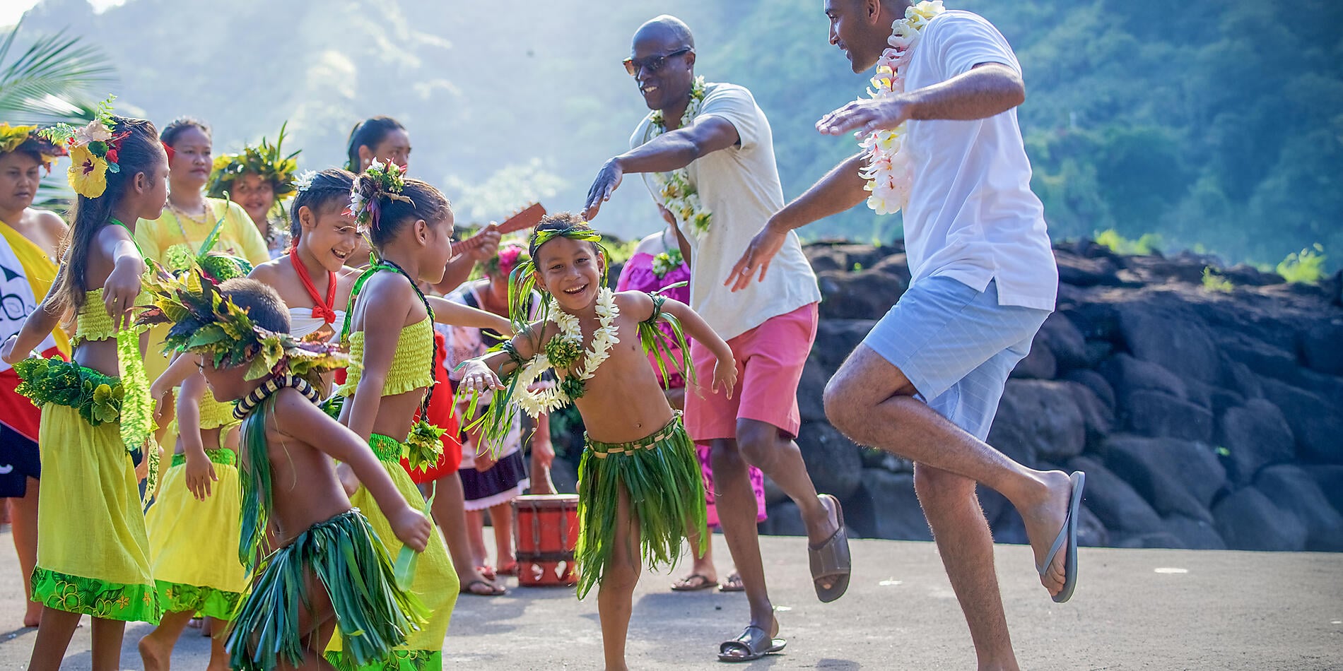 Marquesas, Tuamotus & Society Islands Marquesas, Tuamotus & Society Islands