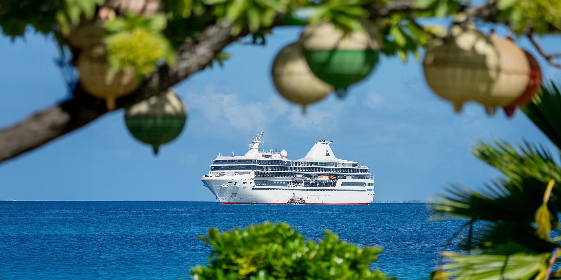 Society Islands & The Tuamotus Society Islands & The Tuamotus